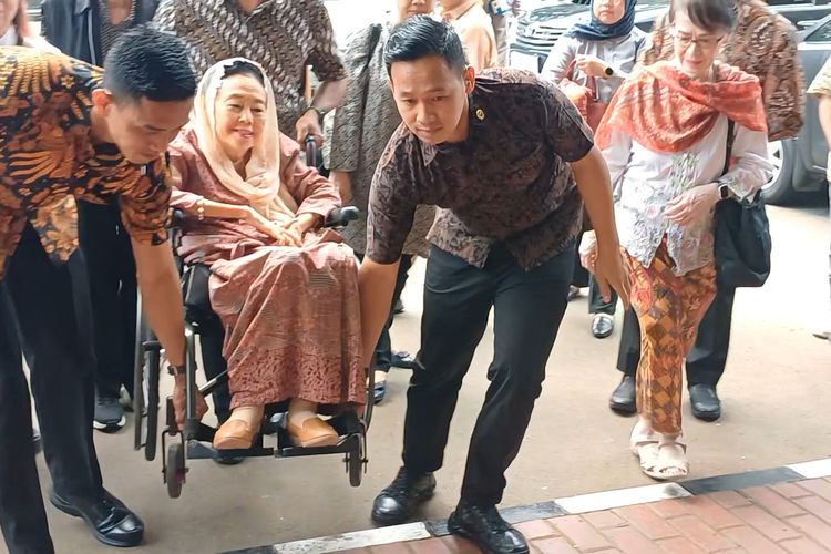 Istri Gus Dur Sambangi Polda Metro Jaya, Jenguk Aktivis yang Ditahan