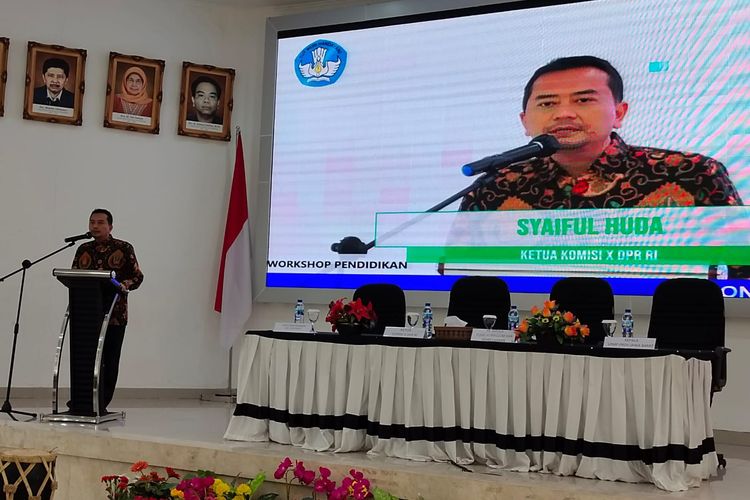 Ketua Komisi X DPR RI, Syaiful Huda dalam kesempatan Lokakarya Sosialisasi Buku dan Kurikulum dalam Rangka Pemulihan Pembelajaran, di Lembaga Penjaminan Mutu Pendidikan (LPMP) Provinsi Jawa Barat, Kota Bandung, Senin (27/12/2021) 