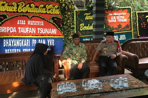 Harapan Orangtua Polisi Korban Ledakan Bom di Kampung Melayu