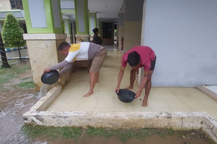 Hujan Deras, Kamar Pasien Rumah Sakit di Sumenep Tergenang Berjam-jam