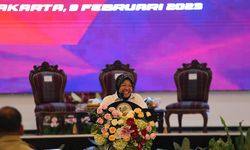 Cegah Praktik Korupsi, Risma Gelar Pembekalan Pengadaan Barang dan Jasa untuk Pegawai Kemensos