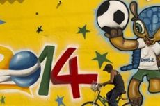 Pengacau Bakar Replika Piala Dunia di Brasil