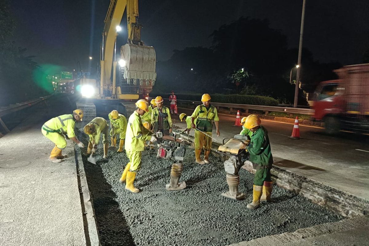 Pekerjaan jalan di Tol JORR