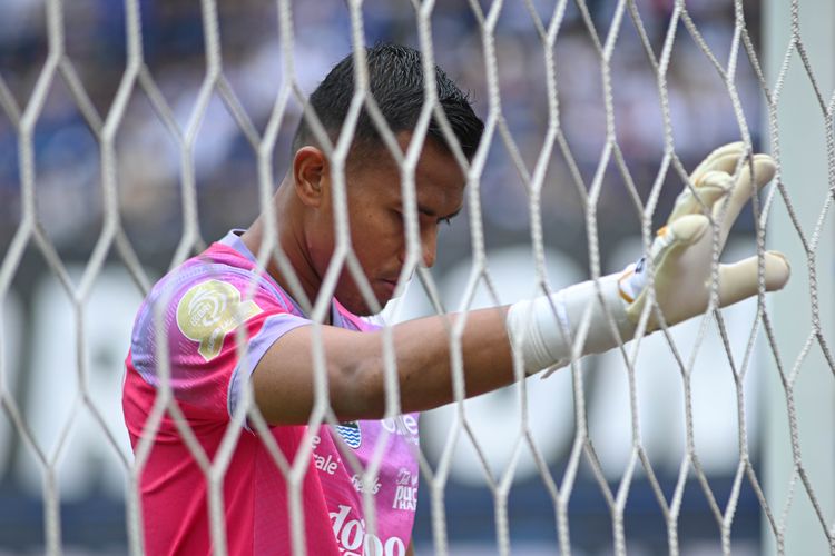 Penjaga gawang Persib Bandung Teja Paku Alam punya kans memecahkan rekor clean sheet dalam semusim sepanjang sejarah Liga Indonesia yang dimiliki Yoo Jae-hoon. 