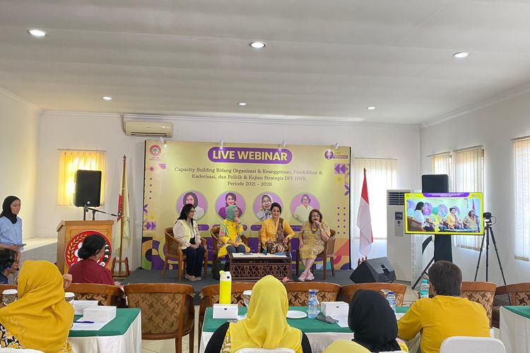 Acara peningkatan kapasitas bertajuk Perempuan sebagai Agen Perubahan Dalam Meneguhkan Persatuan Nasional yang diselenggarakan Himpunan Wanita Karya (HWK) di Jakarta, Rabu (3/6/2024).
