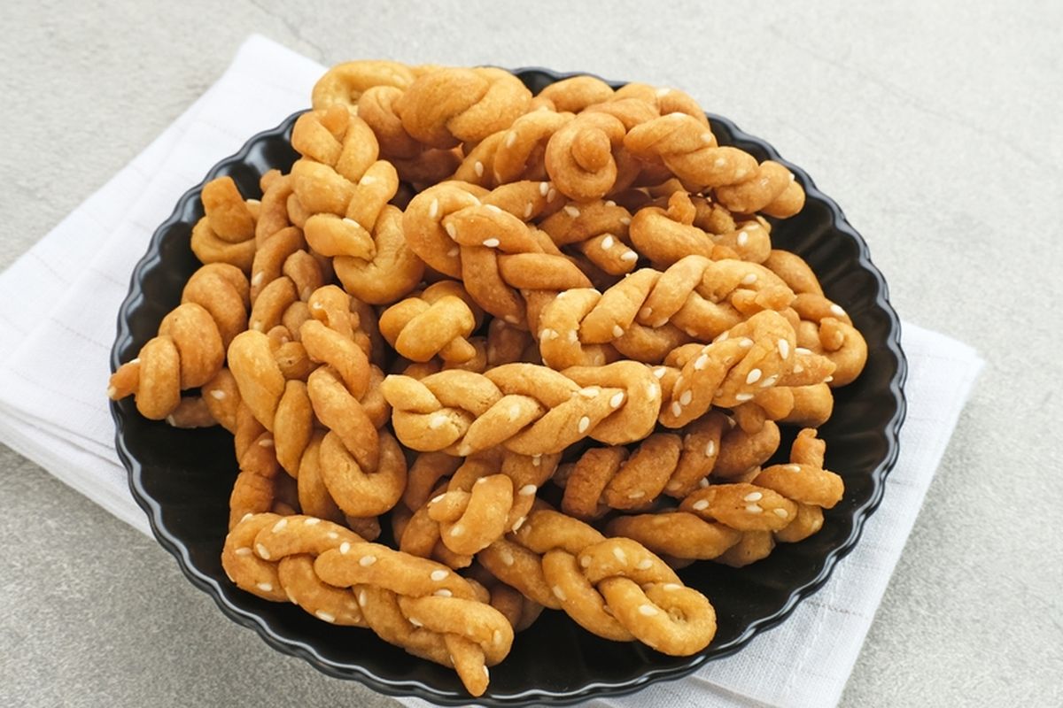 Kue tambang cocok dijadikan camilan lebaran simpel.