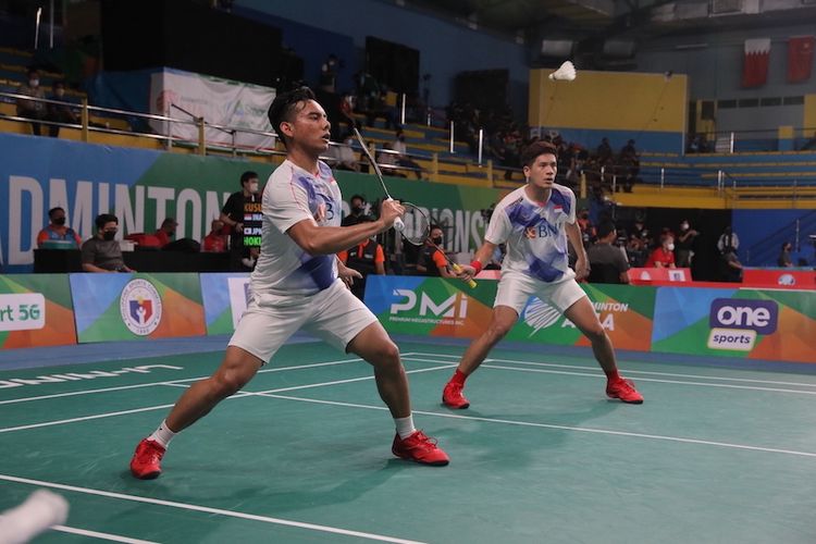 Pramudya/Yeremia kala beraksi mengalahkan pasangan asal Jepang Takuro Hoki/Yugo Kobayashi pada perempat final Badminton Asia Championship 2022 di Muntinlupa Sports Complex, Manila, Filipina, Jumat (29/4/2022).