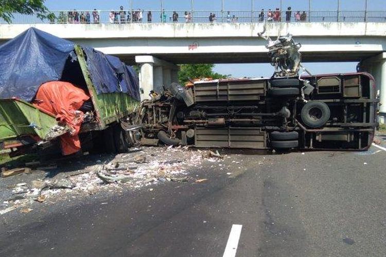 Kecelakaan yang terjadi di KM 150+300 arah Cikopo menuju Palimanan pada, Minggu (23/8/2020) mengakibatkan kemacetan. 