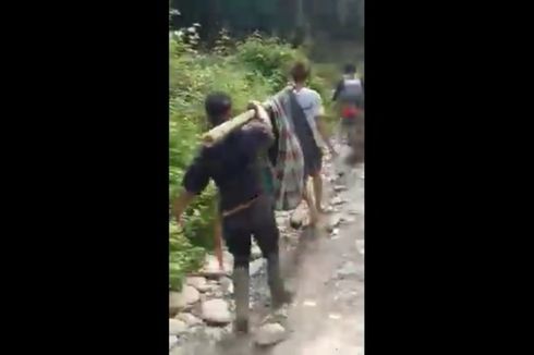 Ini Kata Bupati Luwu Utara Adanya Warga yang Sakit Ditandu Pakai Bambu dan Sarung Lewati Jalan Rusak untuk Berobat