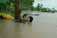 5 Fakta Nenek yang Viral Selamatkan Cucu saat Banjir Gowa, Puluhan Tahun Jadi Orangtua Tunggal hingga Sekolahkan Anaknya Jadi Dokter