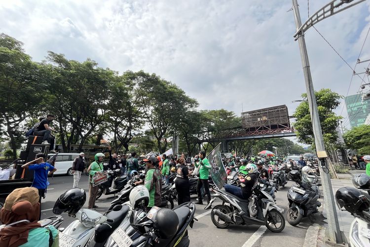 Driver Ojol Ragu Aplikator Berikan Potongan Komisi 8 Persen