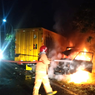 Detik-detik Mobil Pikap Terbakar Usai Ditabrak Truk Boks di Bojonegoro, Polisi: Diduga Sopir Mengantuk