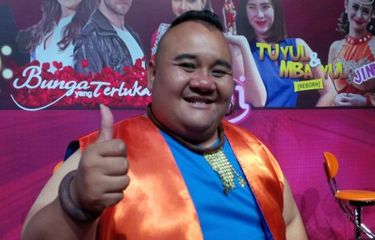 Rony Dozer diabadikan di Studio 2 ANTV, Kuningan, Jakarta Selatan, (22/9/2016).