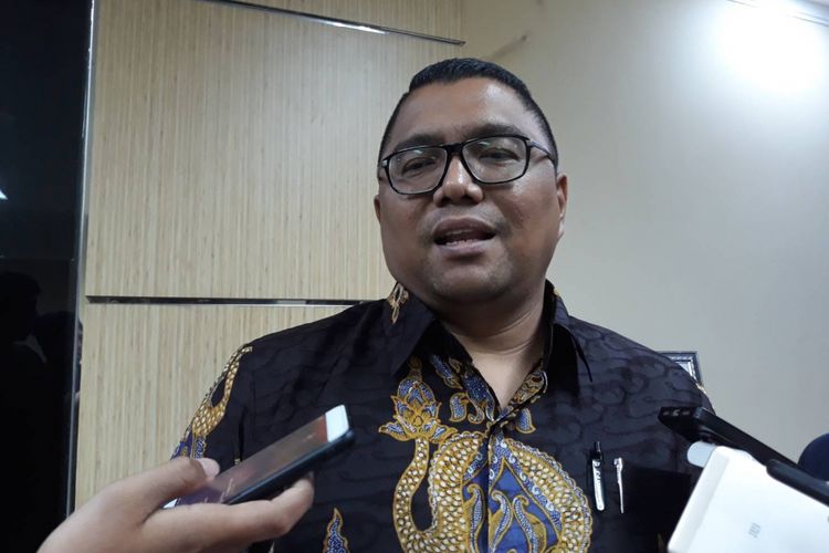 Anggota Badan Pengawas Pemilu (Bawaslu) Fritz Edward Siregar di kantor Bawaslu, Jakarta Pusat.