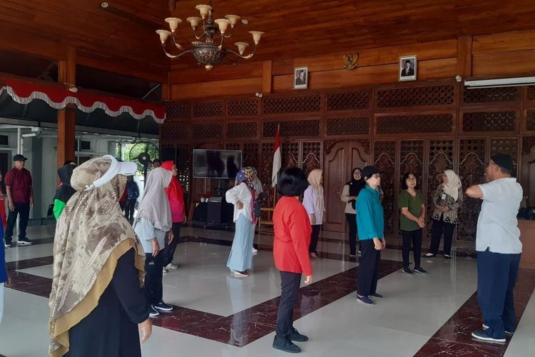 Mengenal Sekolah Lansia di Solo, Tempat Warga Usia Lanjut Tetap Aktif dan Bahagia