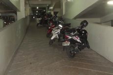 Untuk Sementara, Tempat Parkir di Gedung DPRD DKI Dibiarkan Semrawut