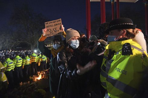 Malam Memorial untuk Sarah Everard Korban Pembunuhan di London Berakhir Ricuh