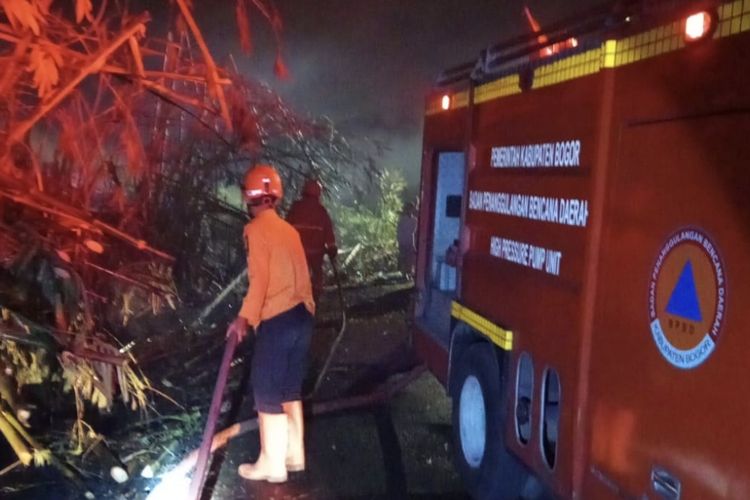 Akibat Buang Puntung Rokok Sembarangan, Lahan 1.500 Meter di Bogor Terbakar