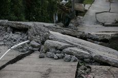 Warga Jakarta Perlu Waspadai Fenomena Erosi di Bantaran Sungai