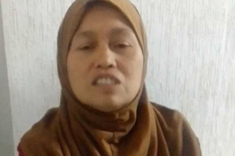 Maryam bin Napsan, TKW asal Kabupaten Indramayu Jawa Barat ditemukan di media sosial, setelah hilang 7 tahun. Haya keponakan Maryam berharap, Pemerintah membantu proses kepulangan Maryam ke Indonesia