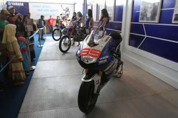 M1 Fiat milik pebalap asal Spanyol, Jorge Lorenzo, dipajang di Yamaha Champions Museum, di Sentul International Circuit, Bogor, Sabtu (30/11/2013).