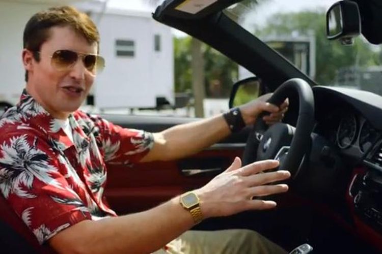 James Blunt memilih BMW Seri-4 menjadi bintang utama video klip berjudul Psotcard.