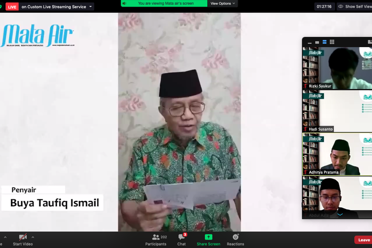 Buya Taufik Ismail dalam acara penutupan dan pengumuman pemenang lomba literasi ?Semua Membacanya? (1/11/2020) yang digelar Majalah Mata Air. 