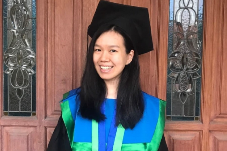 Jennifer Patricia wisudawati sarjana terbaik Institut Teknologi Sepuluh Nopember (ITS) Surabaya dengan IPK 3,95.