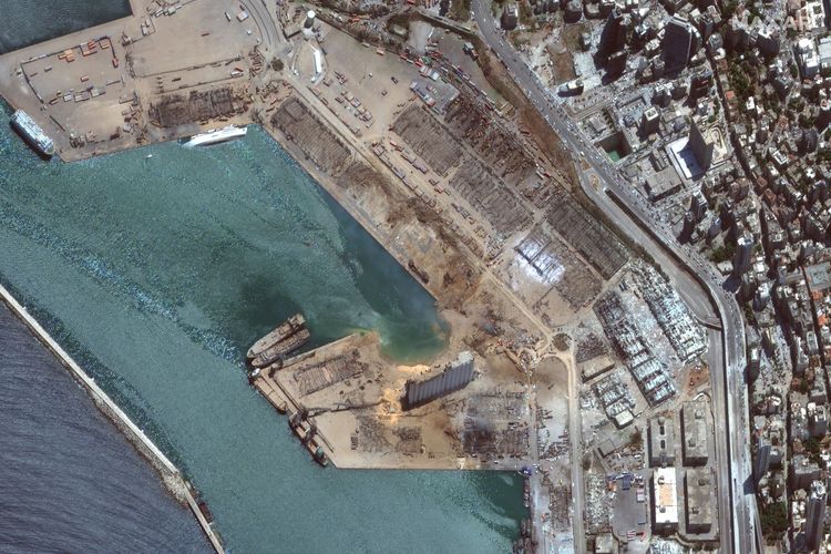 Gambar satelit paska ledakan di pelabuhan ibu kota Beirut, Lebanon