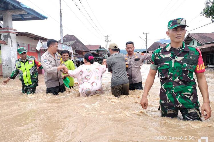 Banjir landa Kabupaten Lebong, Bengkulu, akibatkan ribuan rumah terendam, Selasa (16/5/2024).
