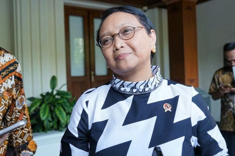 Menteri Luar Negeri Retno Marsudi saat ditemui di kantor Kemenko Polhukam usai rapat koordinasi tingkat menteri, Jumat (6/1/2017).