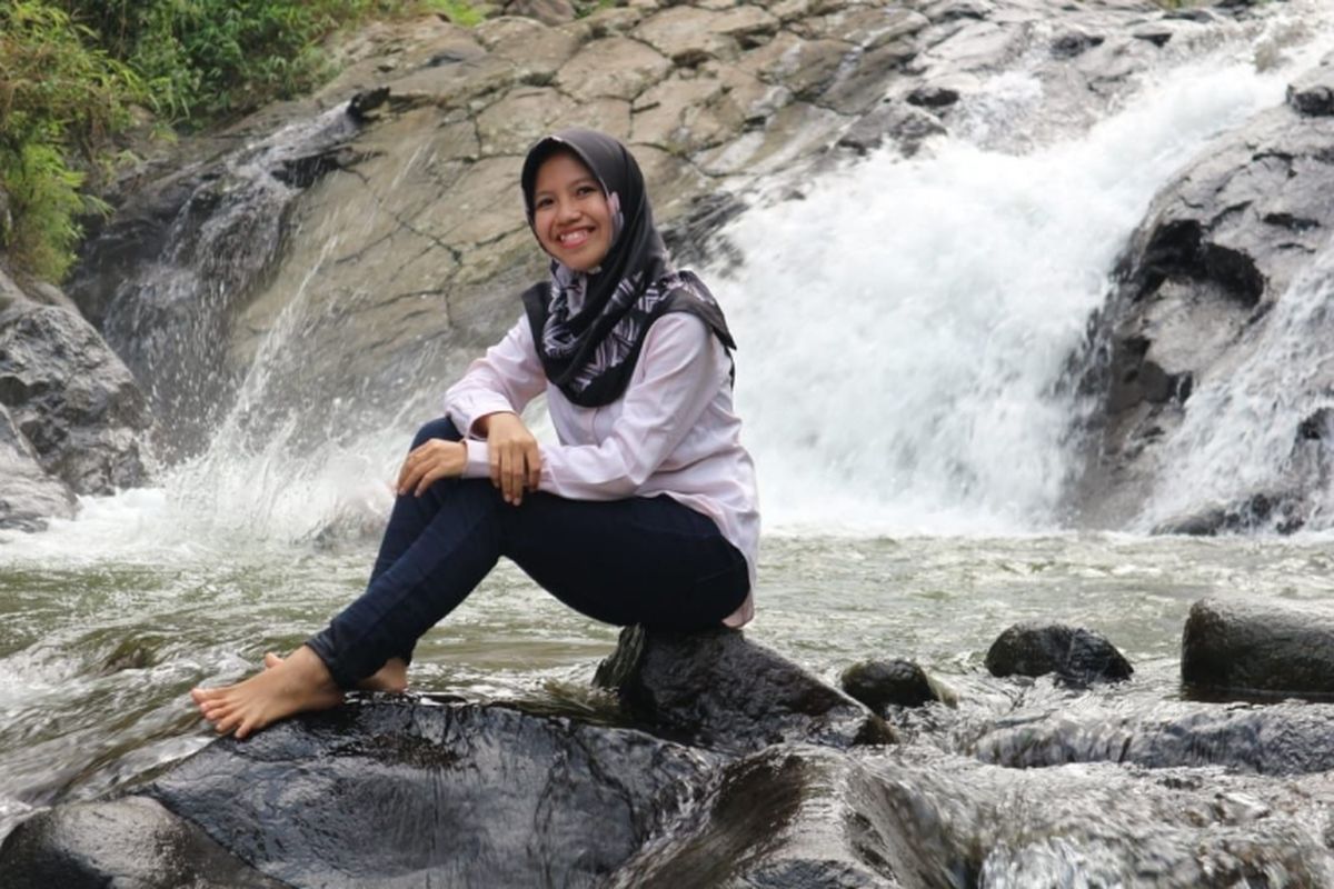 Curug Mantras berlokasi di Desa Kramat  