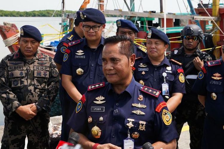 KKP menjelaskan kronologi pembakaran kapal pengawas ketika melakukan operasi pengawasan kapal trawl di Perairan Kabupaten Pesisir Selatan, Sumatera Barat, pada 10-12 September 2025. 