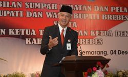 Perjuangkan Nasib GTT Jateng, Ganjar Temui Jokowi