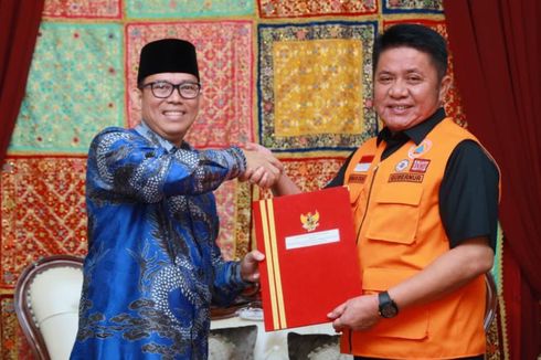 Perpanjang SK Pj Bupati OKU Teddy Meilwansyah, Gubernur Herman Deru: Pertahankan Prestasi yang Baik
