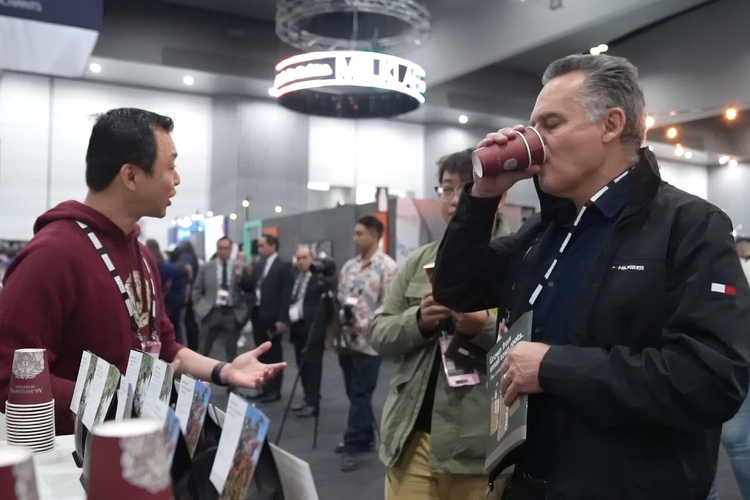 Saat Kopi dari Berbagai Daerah Indonesia Tarik Minat Pengunjung Pameran Kopi Akbar di Australia...