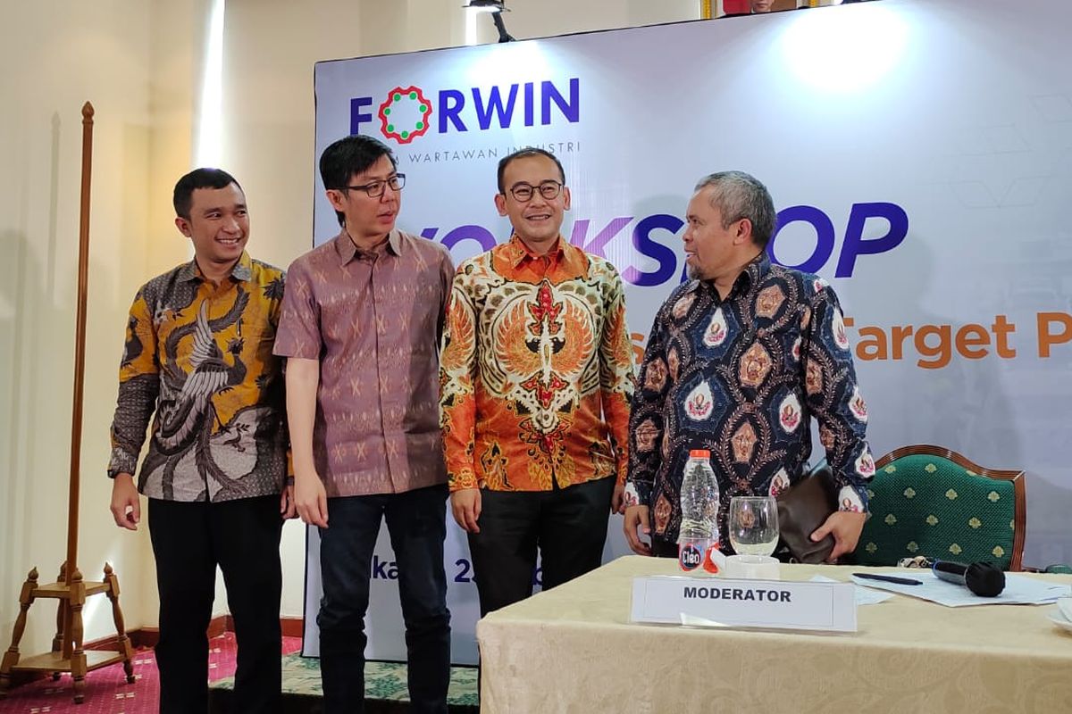 Diskusi Tancap Gas Kejar Target Pasar Mobil 2 Juta Unit? yang digelar Forum Wartawan Industri (Forwin) di Jakarta, Kamis (23/2/2023). 