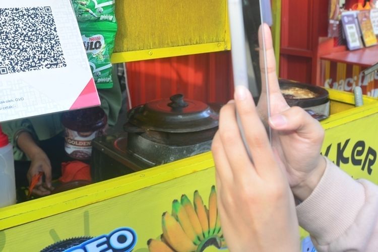Modal HP dan QRIS Palsu Buatan AI, Pemuda di Surabaya Kuras Uang Toko Jutaan Rupiah