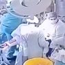 Gempa Rusia: Viral Video Dokter Tetap Operasi Pasien meski Berguncang