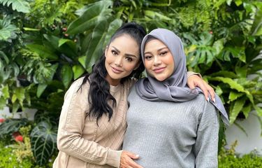 Krisdayanti Blak-blakan Selama Ini Jadi "Stalker" Aurel Hermansyah ...