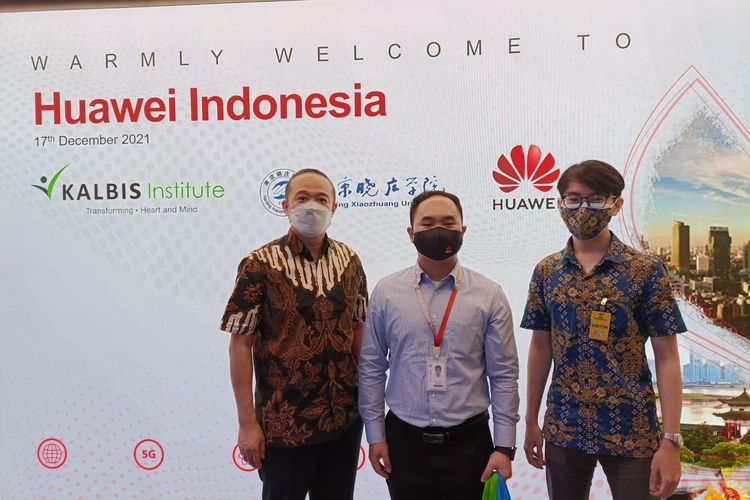 Kalbis Institute menjalin kerja sama dengan Huawei melalui program Huawei ICT Academy.