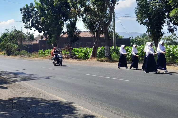 Puluhan Siswa Latihan Gerak Jalan di Pantura, Polisi: Tak Ada Izin