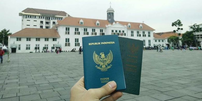 Bukan hanya orang dewasa, paspor juga dibutuhkan untuk anak-anak sebagai identitas mereka ketika melakukan perjalanan ke luar negeri.
