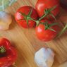 Cara Membuat Pestisida Organik dari Bawang Putih dan Tomat 