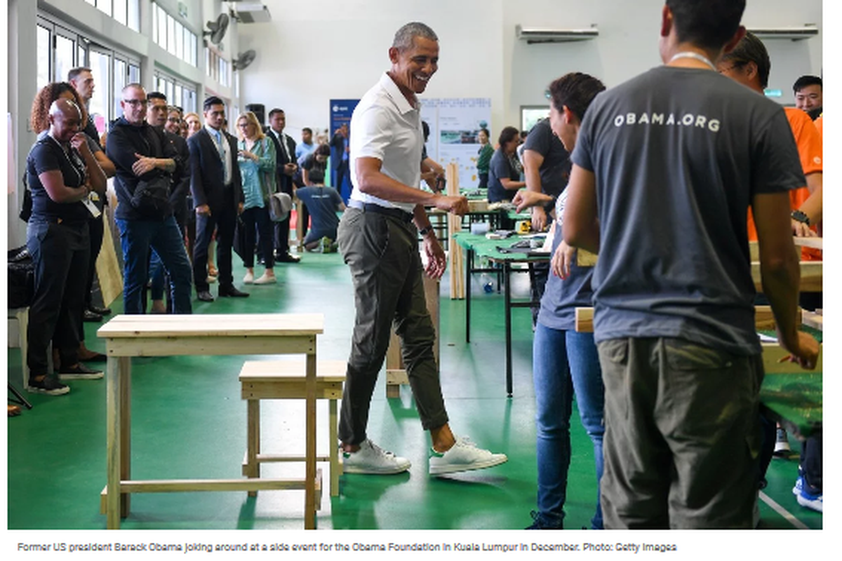 Barack Obama dengan tampilan trendy-nya.