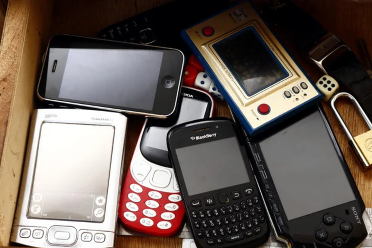 4 HP Android dengan Keyboard Fisik yang Masih Dijual pada 2026
