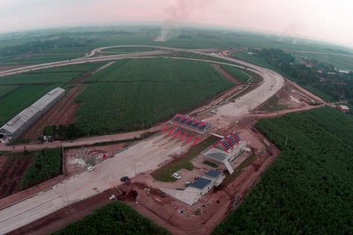 Kondisi aktual Tol Kertosono-Mojokerto ruas Mojokerto Barat-Mojokerto Utara, Senin (27/6/2016).