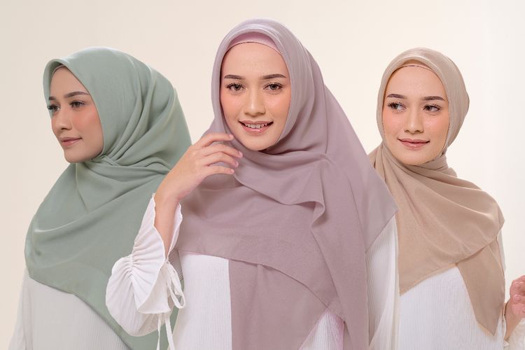 Salah satu koleksi milik brand hijab lokal Diario seri Kerudung Segi Empat Sahara Plain Scarf Vol. 1