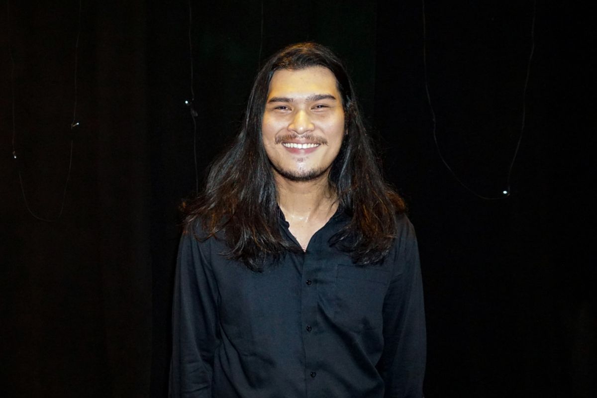 Penyanyi Virzha saat diabadikan di Kuningan City, Kuningan, Jakarta Selatan, Jumat (9/3/2018).