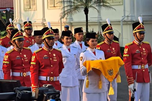 Tim Indonesia Jaya Bertugas di Upacara Penurunan Bendera di Istana Merdeka
